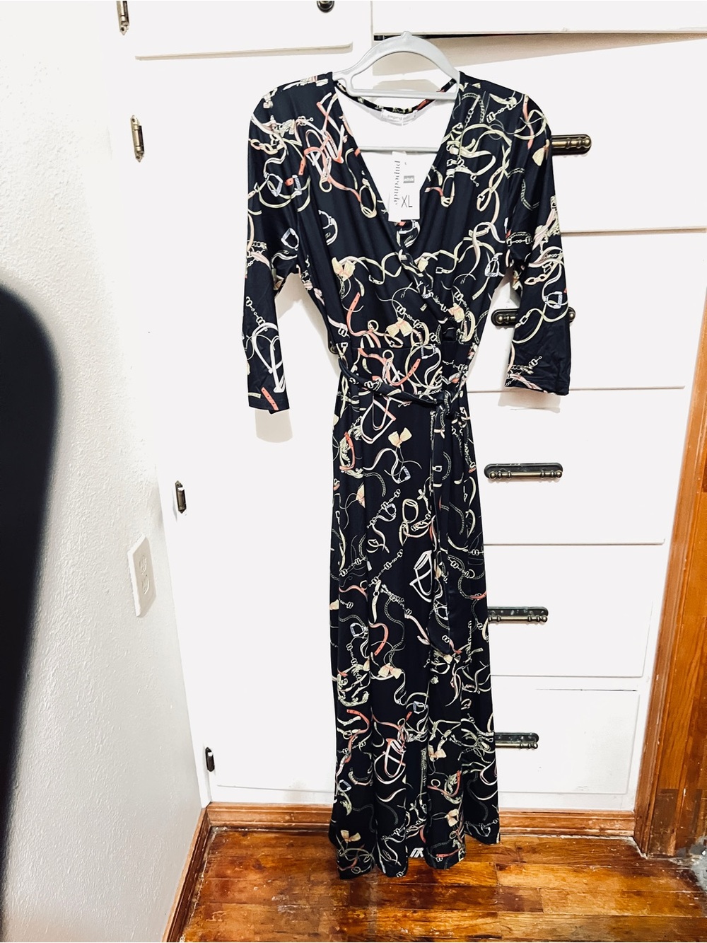 Black Chain-Print Wrap Maxi Dress - Brand: Not Visible
